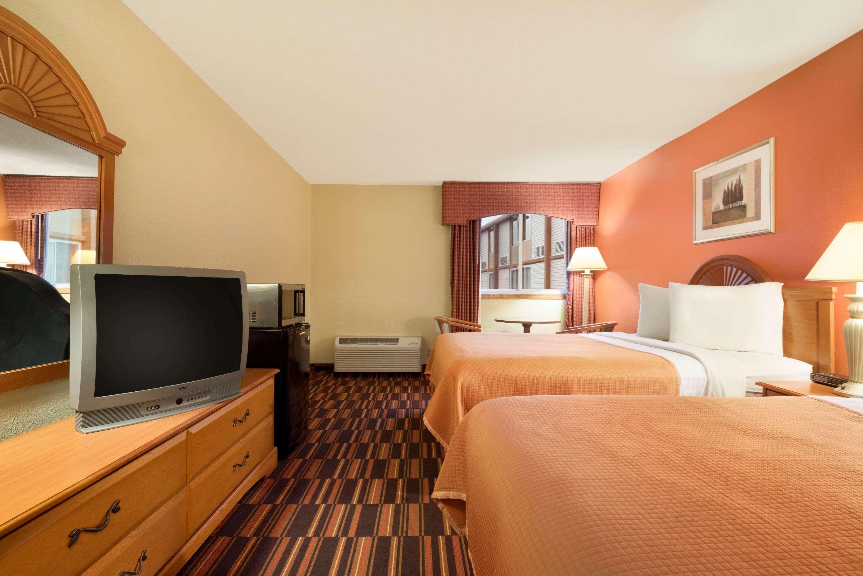 Travelodge By Wyndham Sturgis Extérieur photo